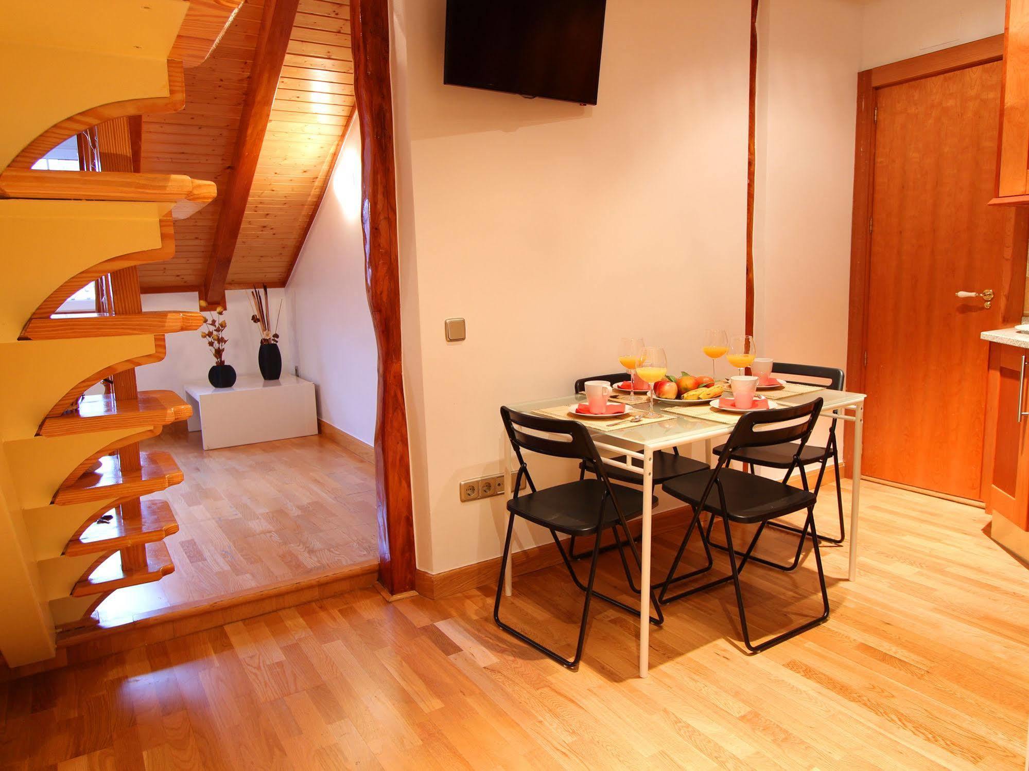 Apartamentos Good Stay Prado Madrid Buitenkant foto