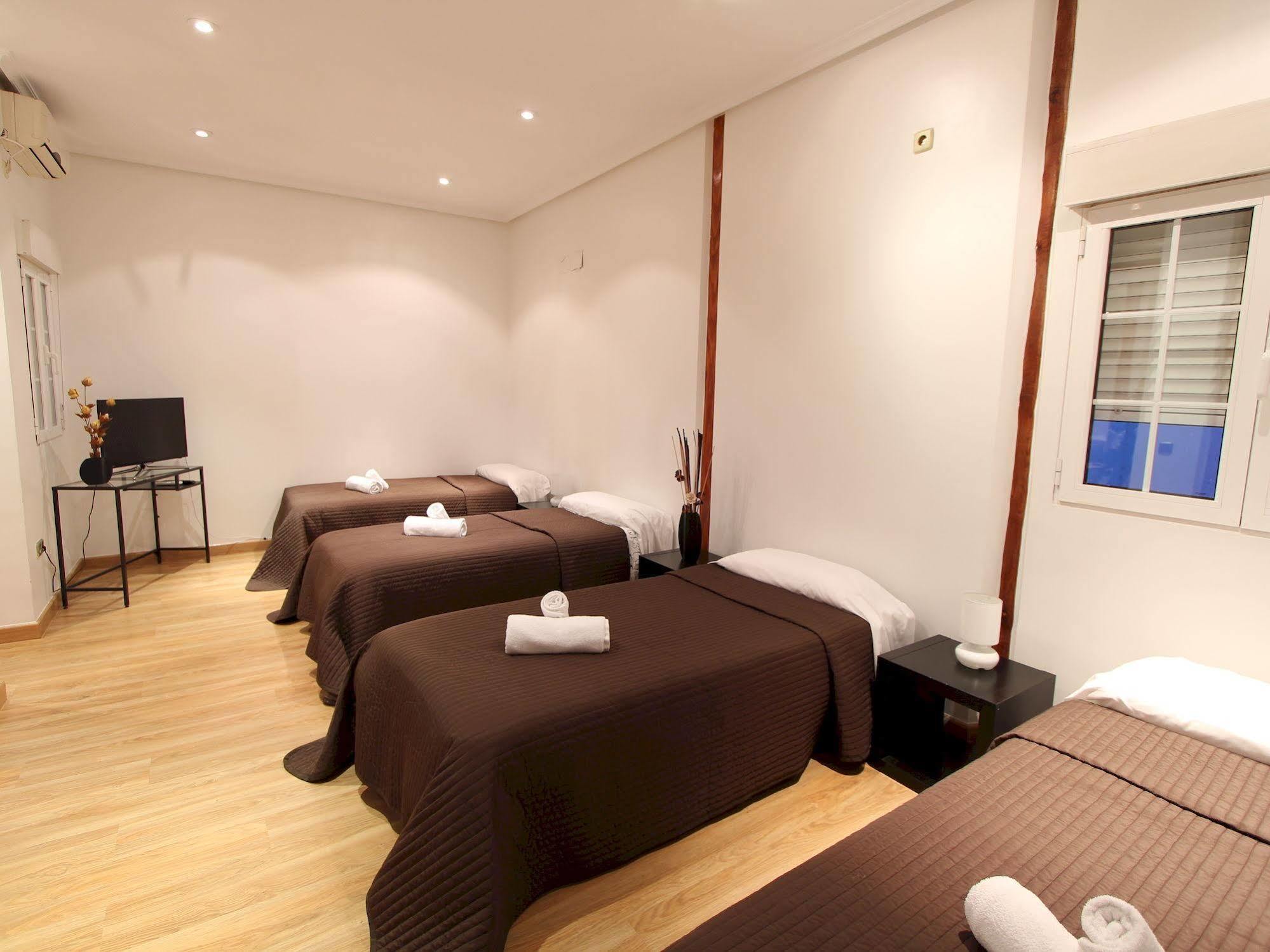 Apartamentos Good Stay Prado Madrid Buitenkant foto