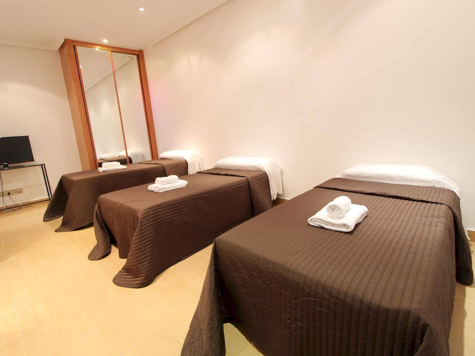 Apartamentos Good Stay Prado Madrid Buitenkant foto