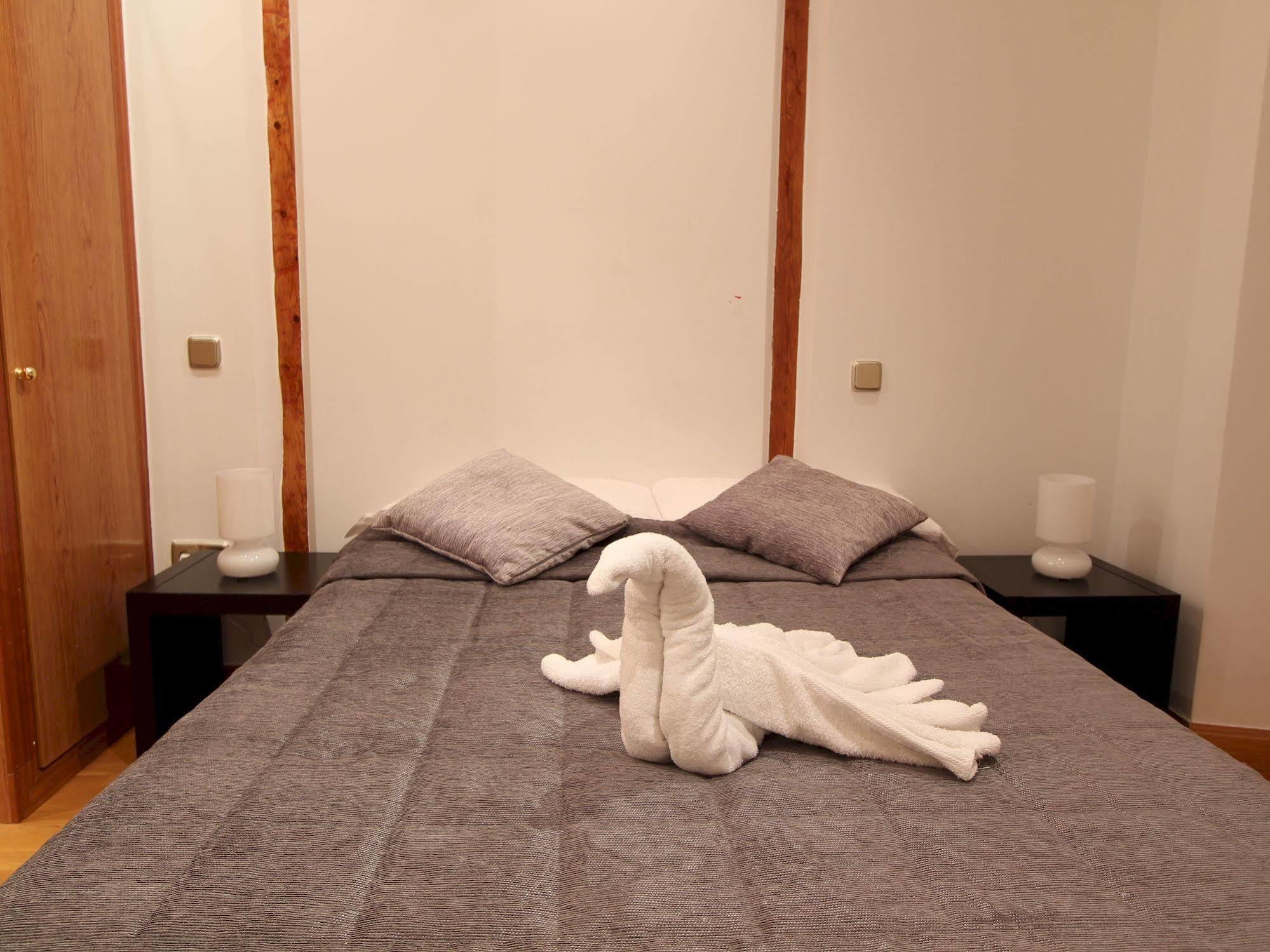 Apartamentos Good Stay Prado Madrid Buitenkant foto