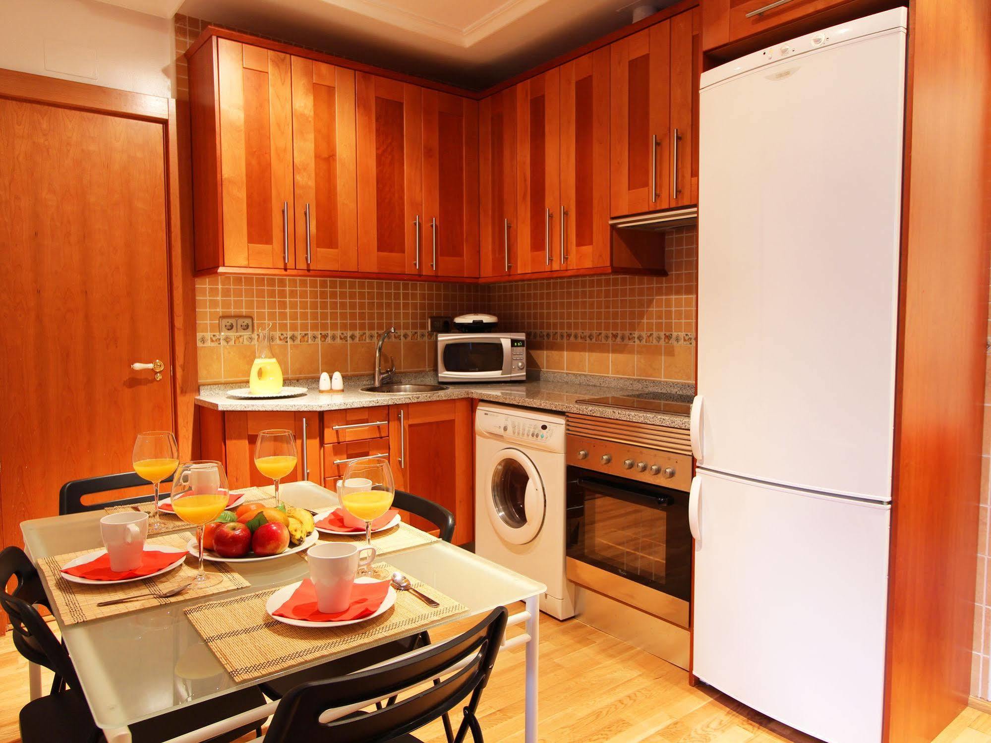 Apartamentos Good Stay Prado Madrid Buitenkant foto